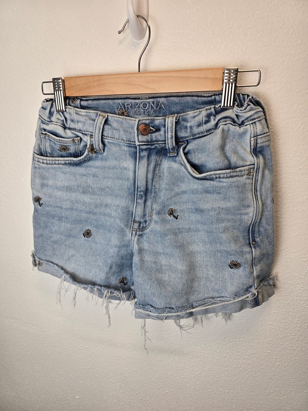 Arizona Jean Co Womens 0 Floral Embroidered Denim Shorts Light Wash Frayed